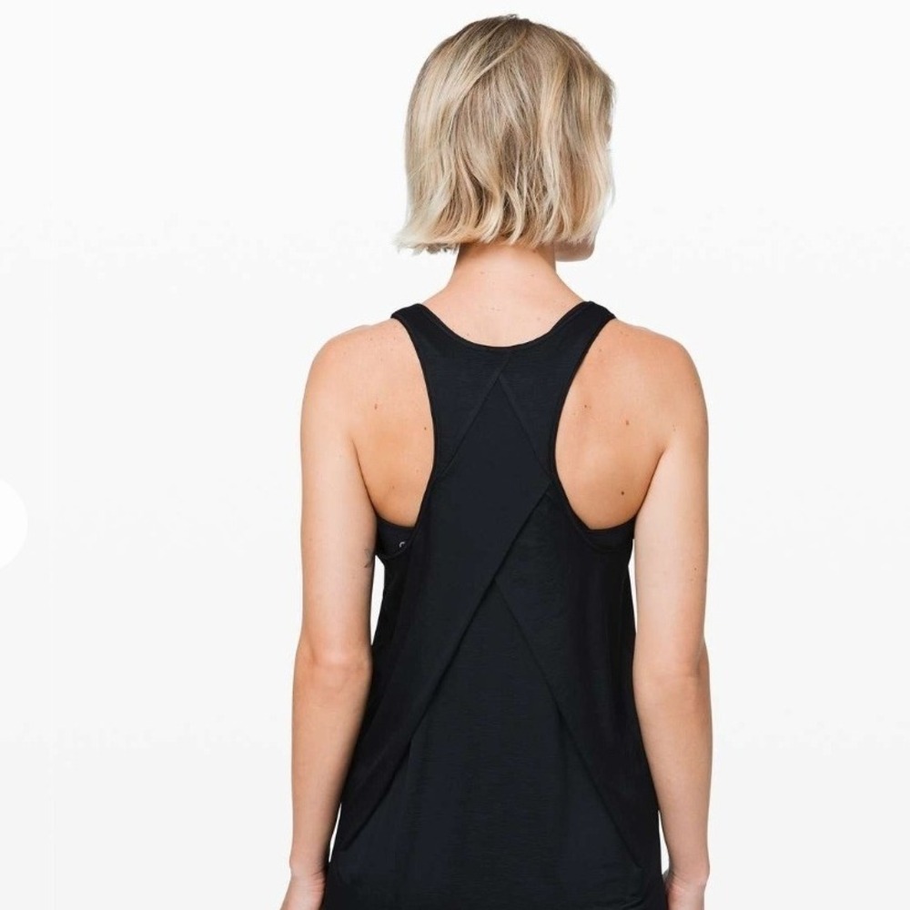Lululemon Essential Tank Pleated‎  Jersey Black Size 6 Athletic Workout  Women